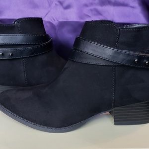 Lauren Conrad cupcake booties, black and strappy